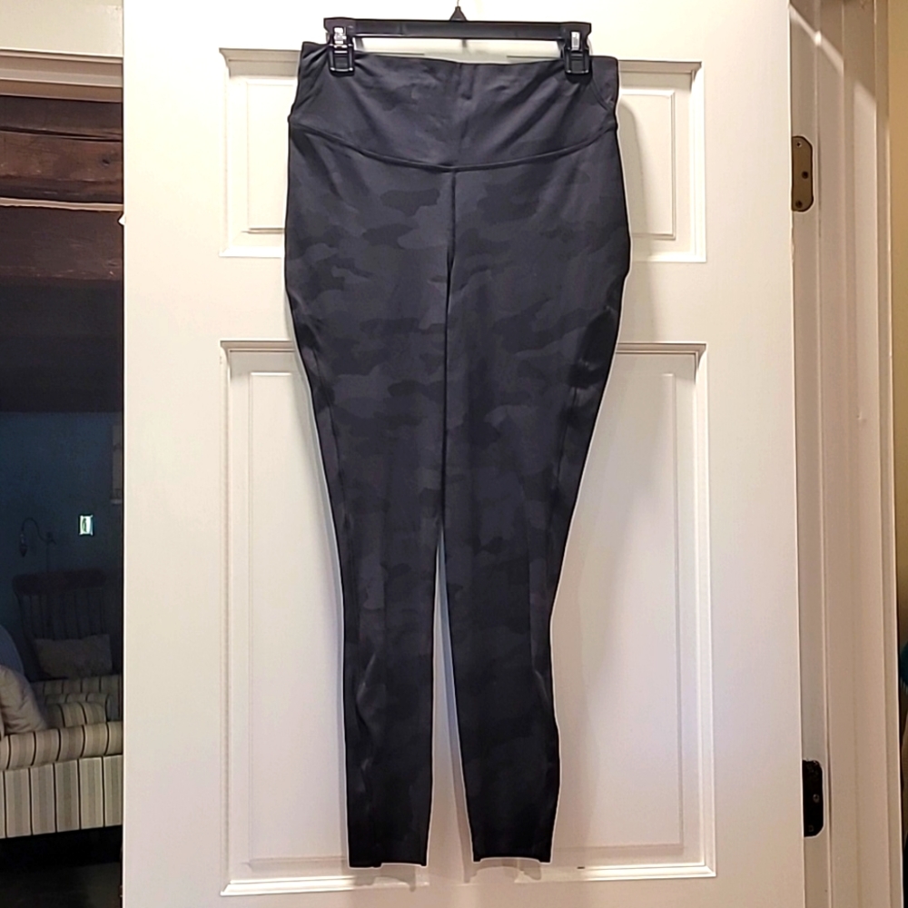 Lululemon running tight
